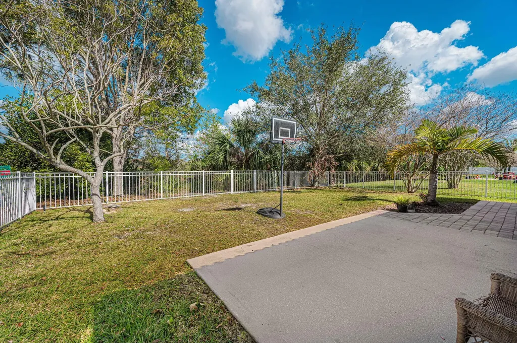 2037 SW Providence Place Port St Lucie FL 34953