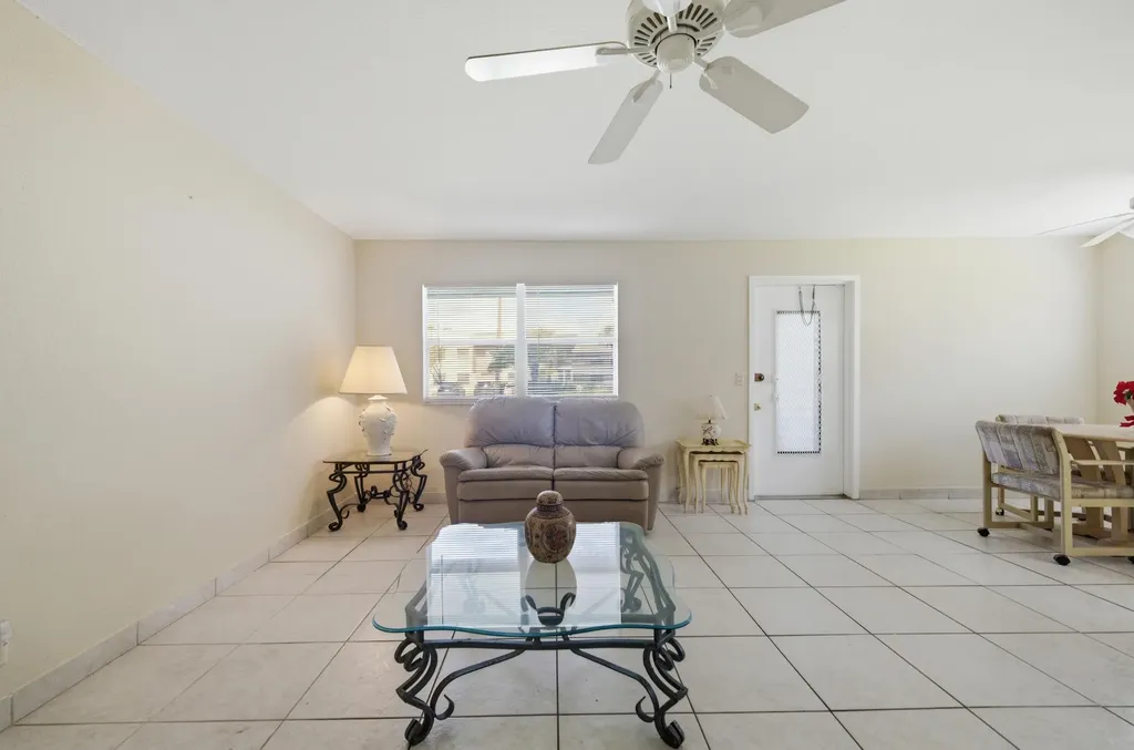 724 Flanders P Delray Beach FL 33484