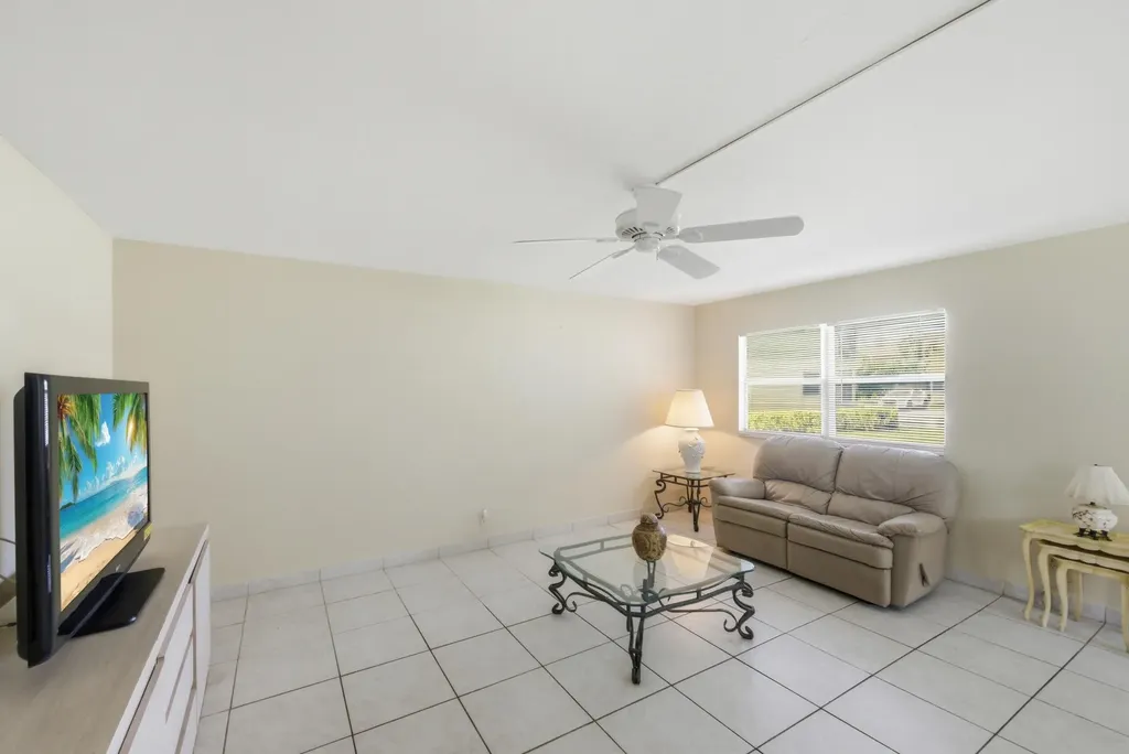 724 Flanders P Delray Beach FL 33484