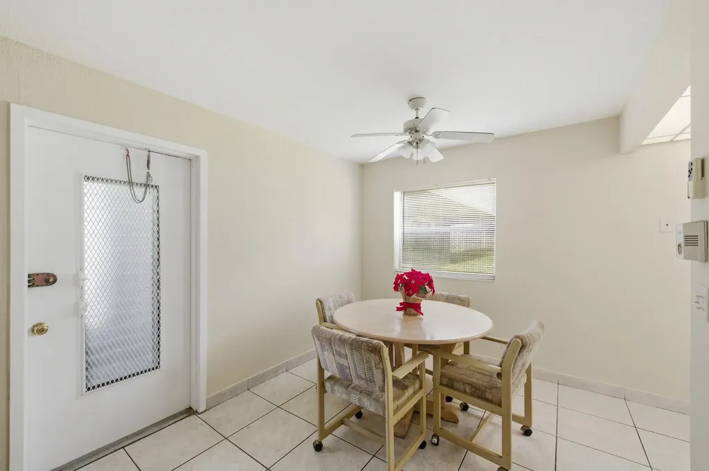 724 Flanders P Delray Beach FL 33484