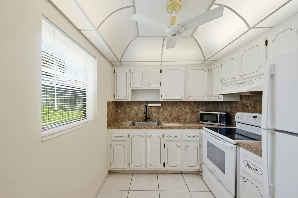 724 Flanders P Delray Beach FL 33484