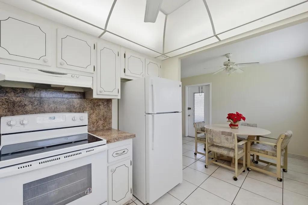 724 Flanders P Delray Beach FL 33484