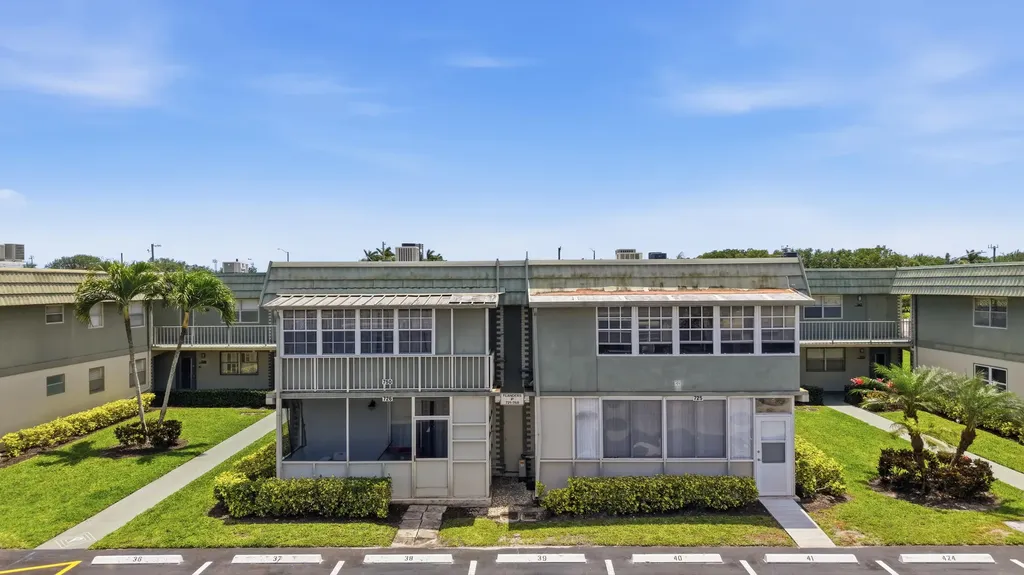 724 Flanders P Delray Beach FL 33484