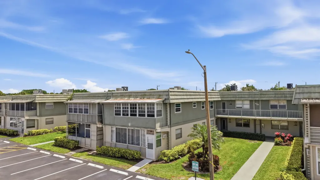 724 Flanders P Delray Beach FL 33484