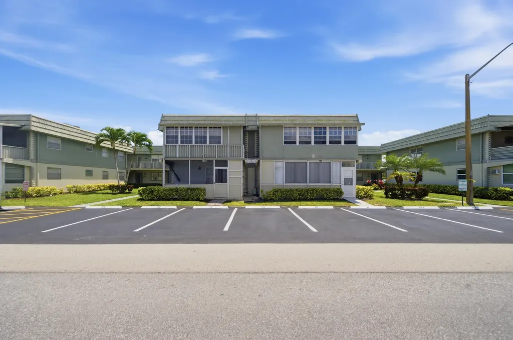 724 Flanders P Delray Beach FL 33484