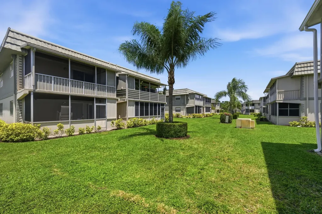 724 Flanders P Delray Beach FL 33484