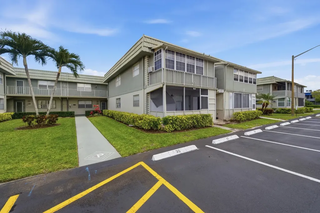 724 Flanders P Delray Beach FL 33484