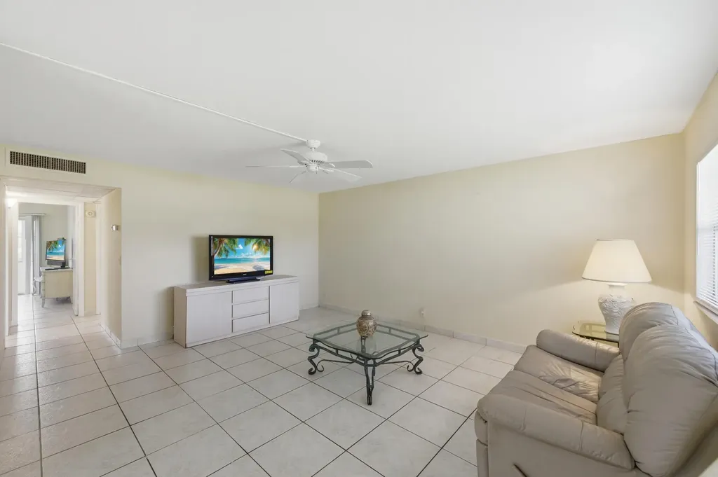724 Flanders P Delray Beach FL 33484
