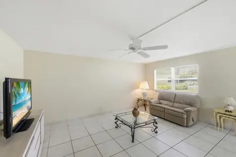 724 Flanders P Delray Beach FL 33484
