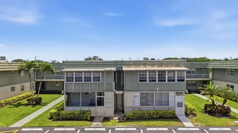 724 Flanders P Delray Beach FL 33484