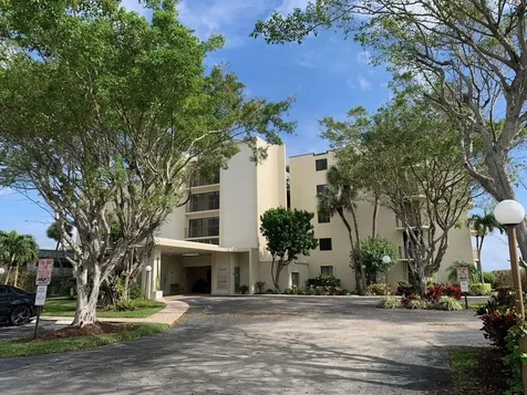 1202 S Lake Drive Lantana FL 33462