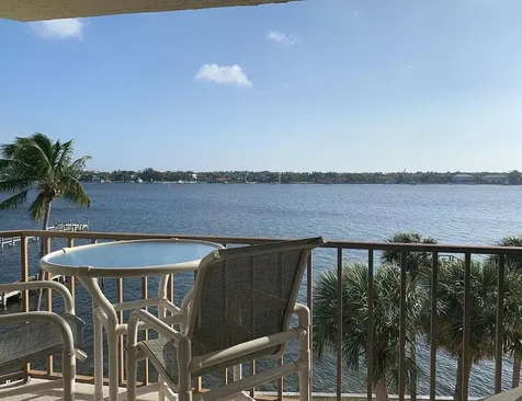 1202 S Lake Drive Lantana FL 33462