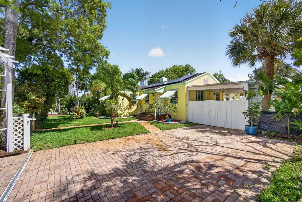 502 49th Street West Palm Beach FL 33407