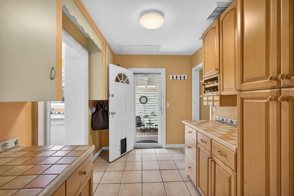 502 49th Street West Palm Beach FL 33407