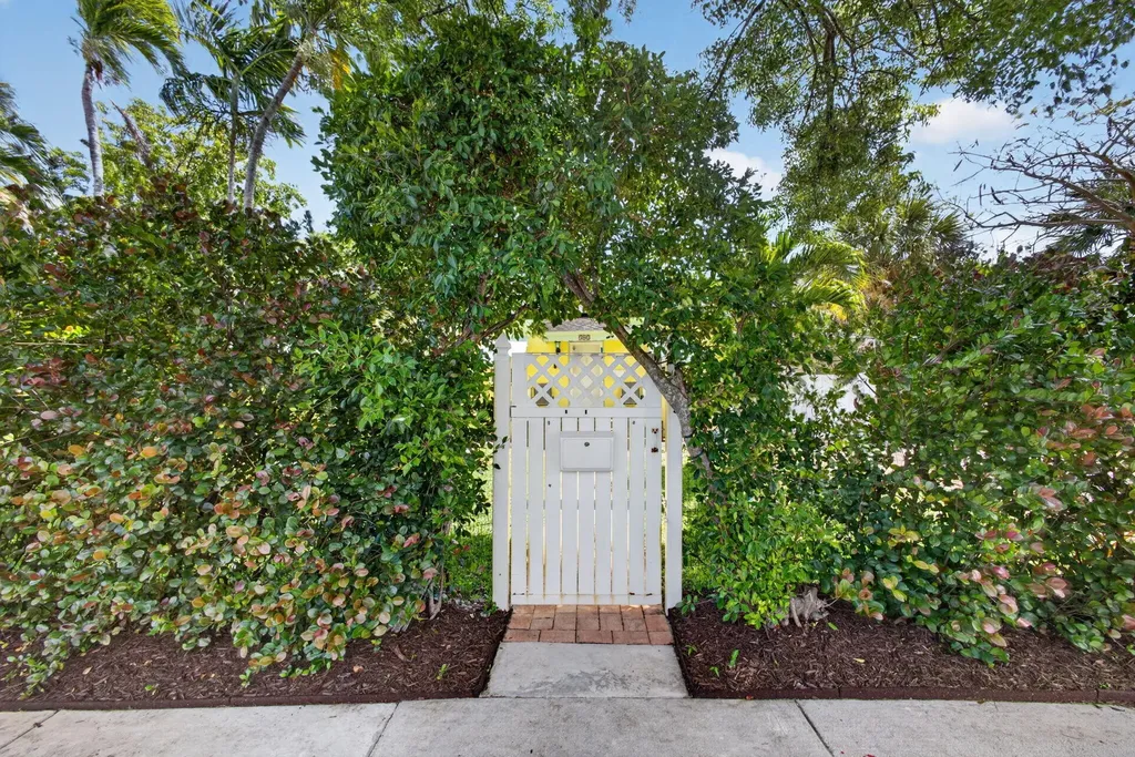 502 49th Street West Palm Beach FL 33407