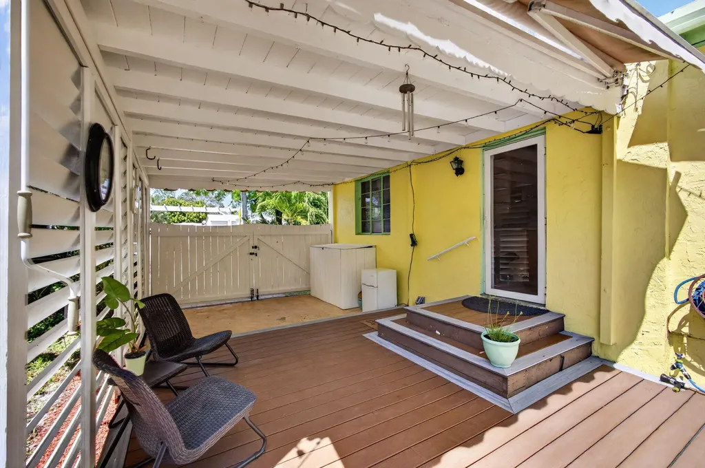 502 49th Street West Palm Beach FL 33407