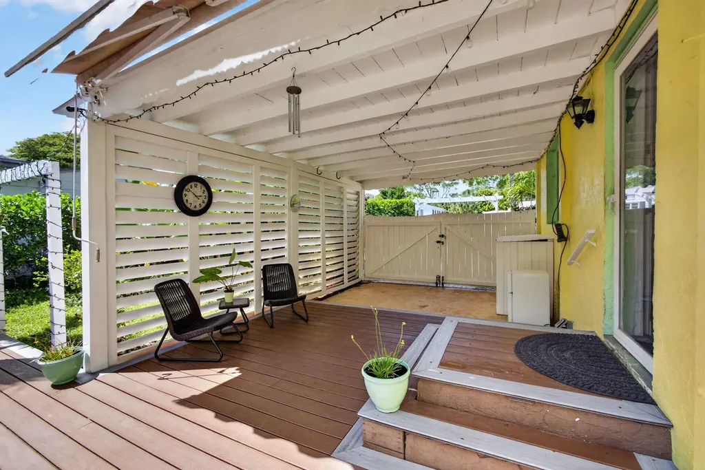 502 49th Street West Palm Beach FL 33407