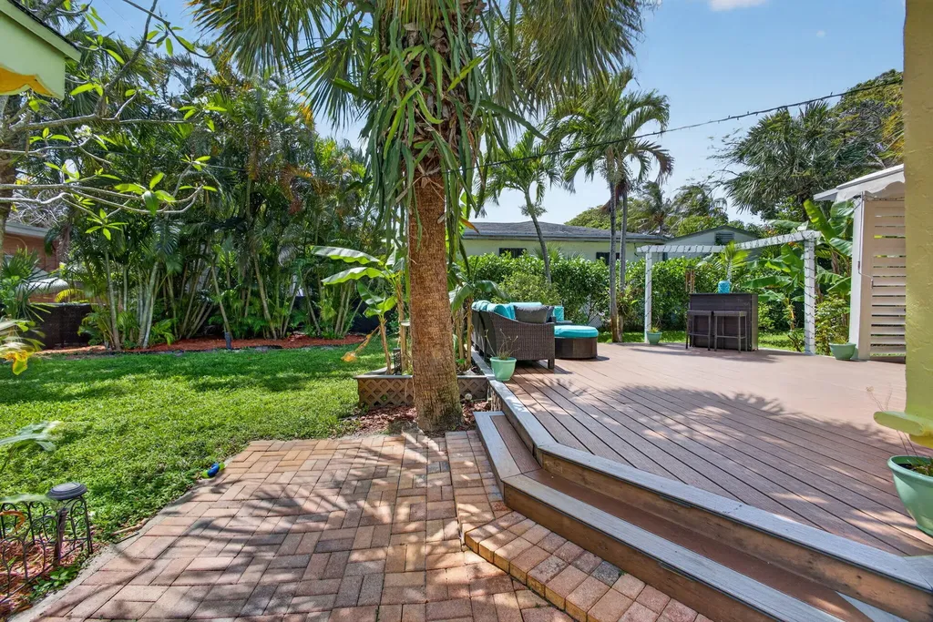 502 49th Street West Palm Beach FL 33407