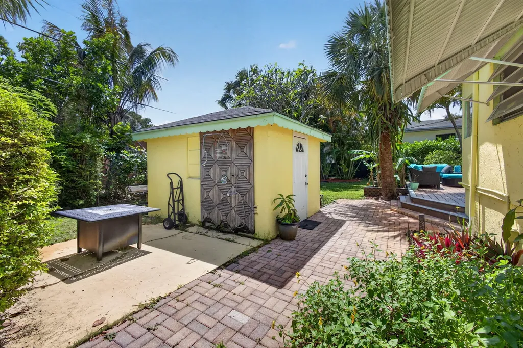 502 49th Street West Palm Beach FL 33407