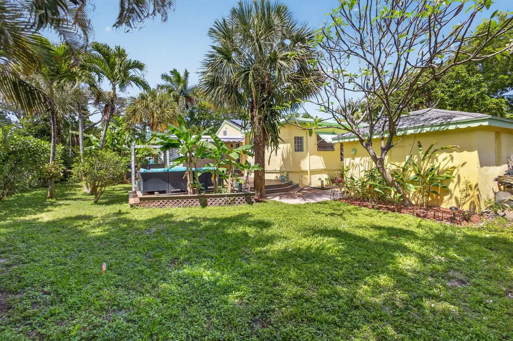 502 49th Street West Palm Beach FL 33407
