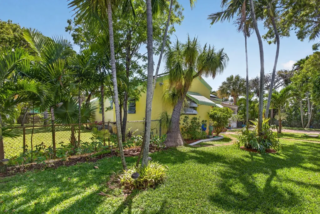 502 49th Street West Palm Beach FL 33407