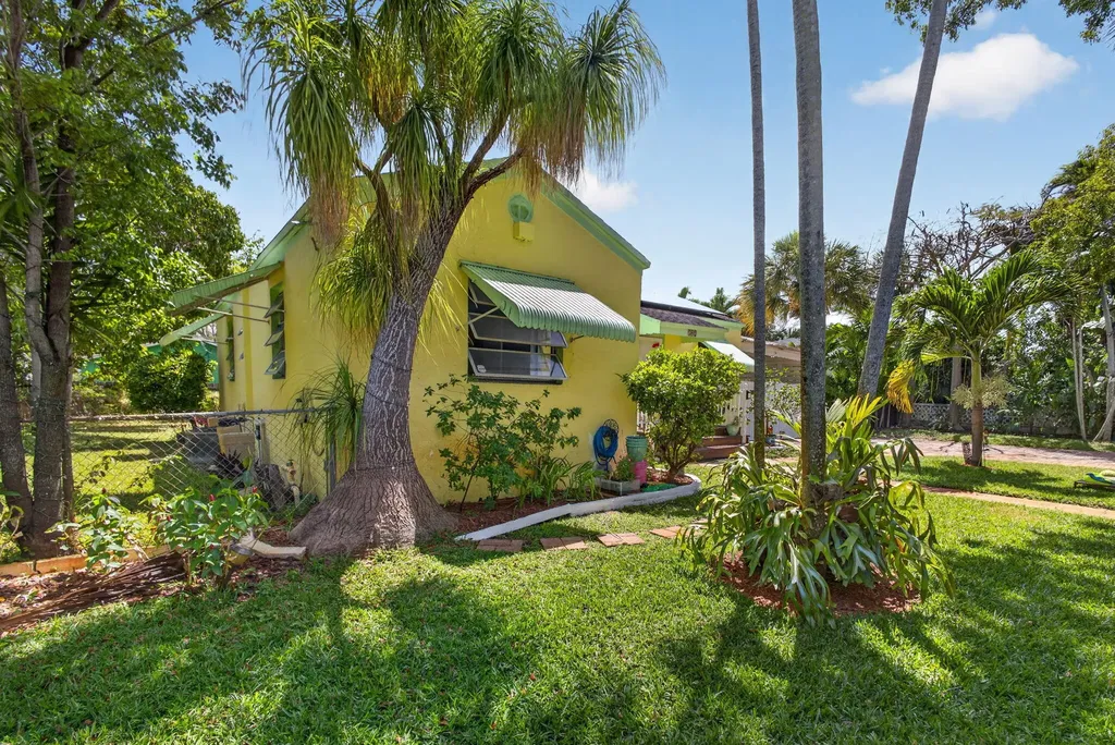502 49th Street West Palm Beach FL 33407