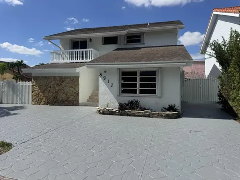 8917 SW Grand Canal Drive Miami FL 33174