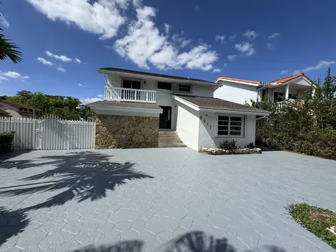 8917 SW Grand Canal Drive Miami FL 33174