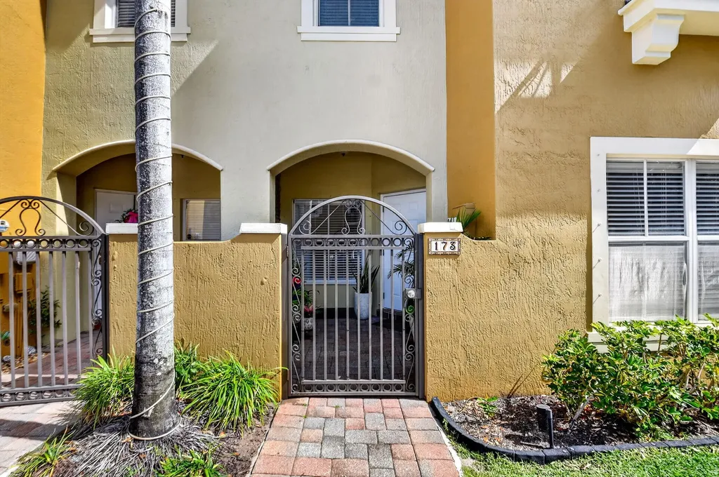 173 Lake Monterey Circle Boynton Beach FL 33426