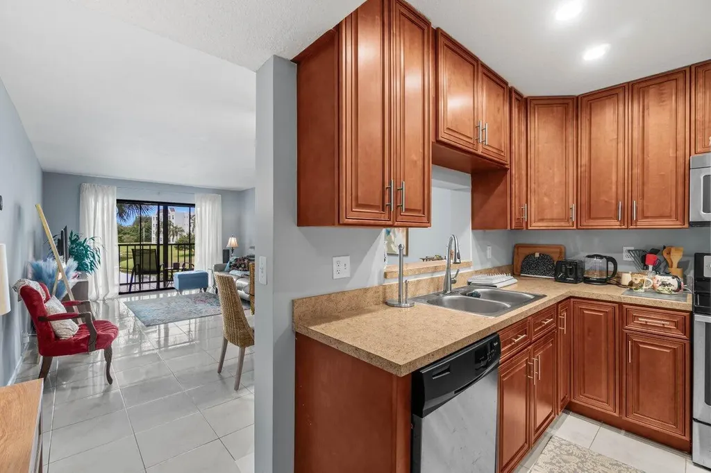5884 Morningstar Circle Delray Beach FL 33484