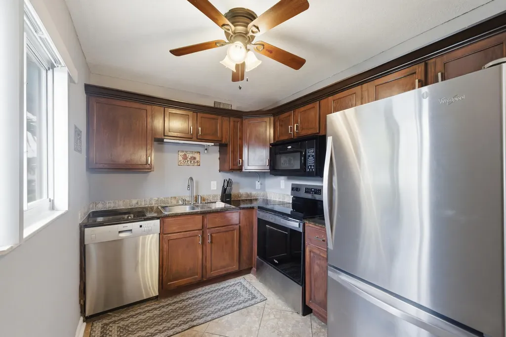 376 Saxony H Delray Beach FL 33446