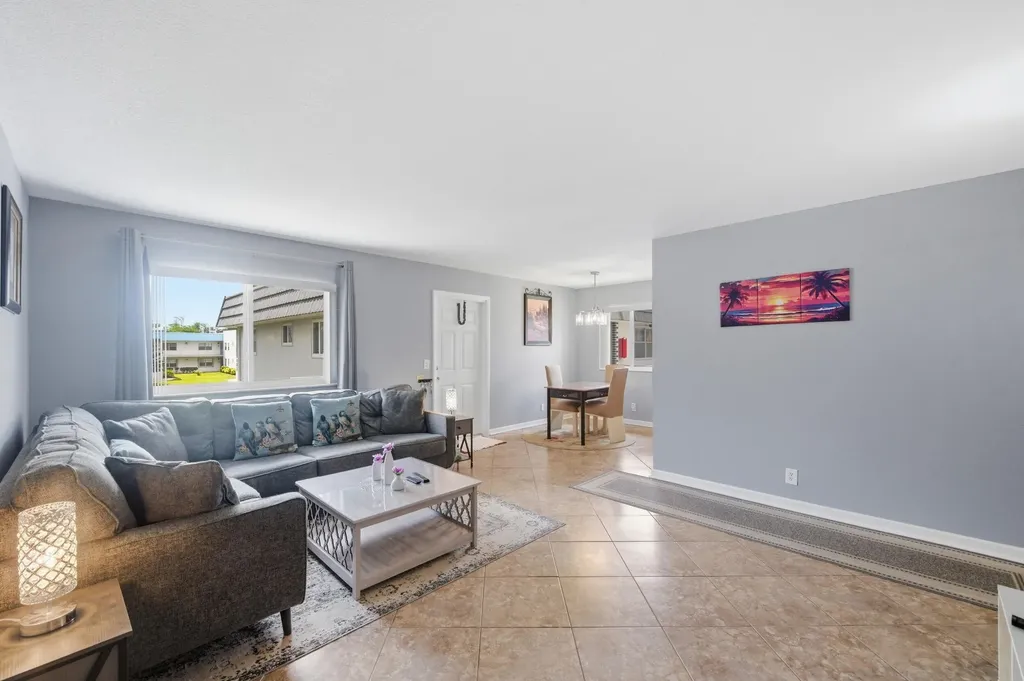 376 Saxony H Delray Beach FL 33446