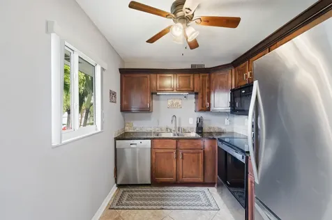 376 Saxony H Delray Beach FL 33446