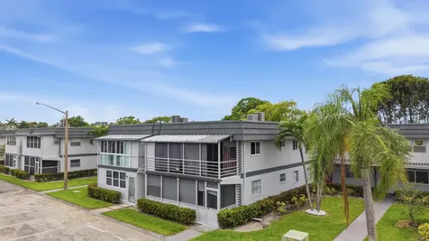 376 Saxony H Delray Beach FL 33446