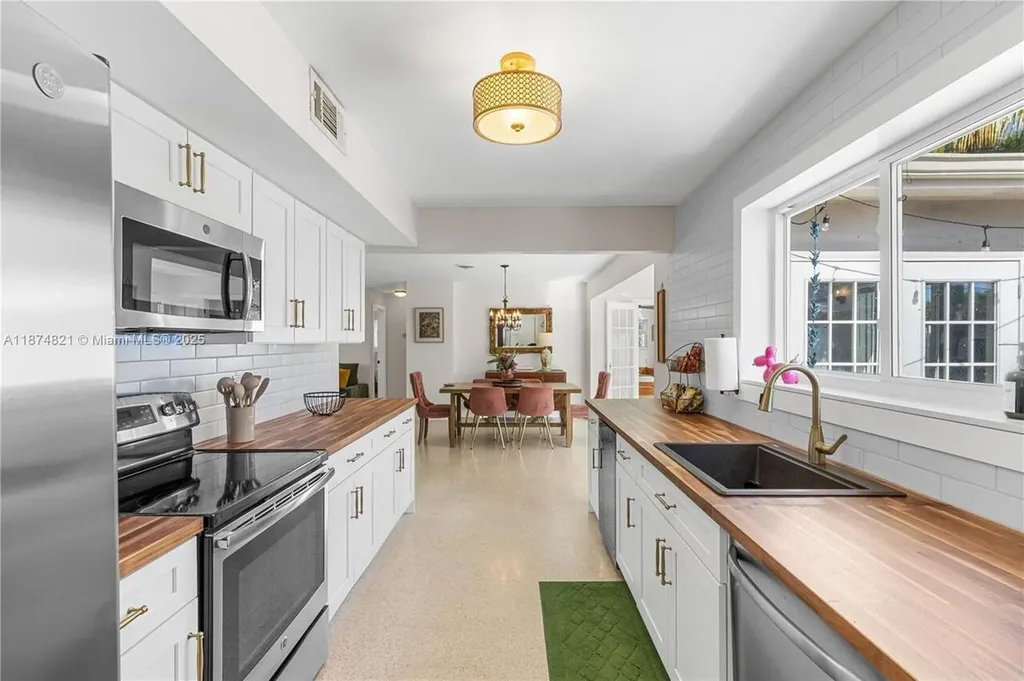 1116 SE 13th Court Deerfield Beach FL 33441