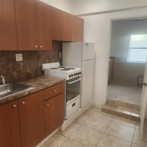 7800 SW 9th Street North Lauderdale FL 33068