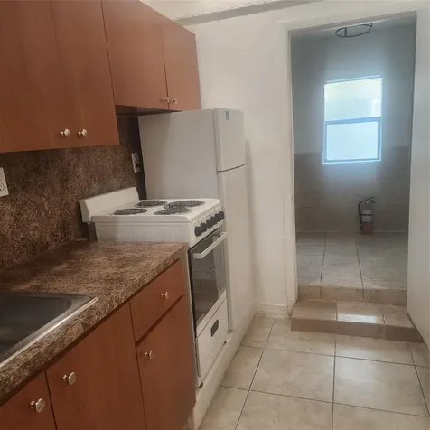 7800 SW 9th Street North Lauderdale FL 33068