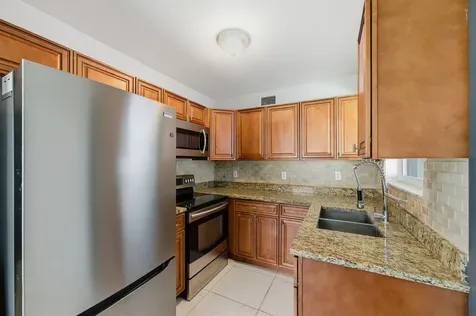 102 SE El Sito Court Port St Lucie FL 34983