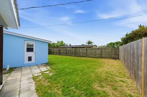 102 SE El Sito Court Port St Lucie FL 34983
