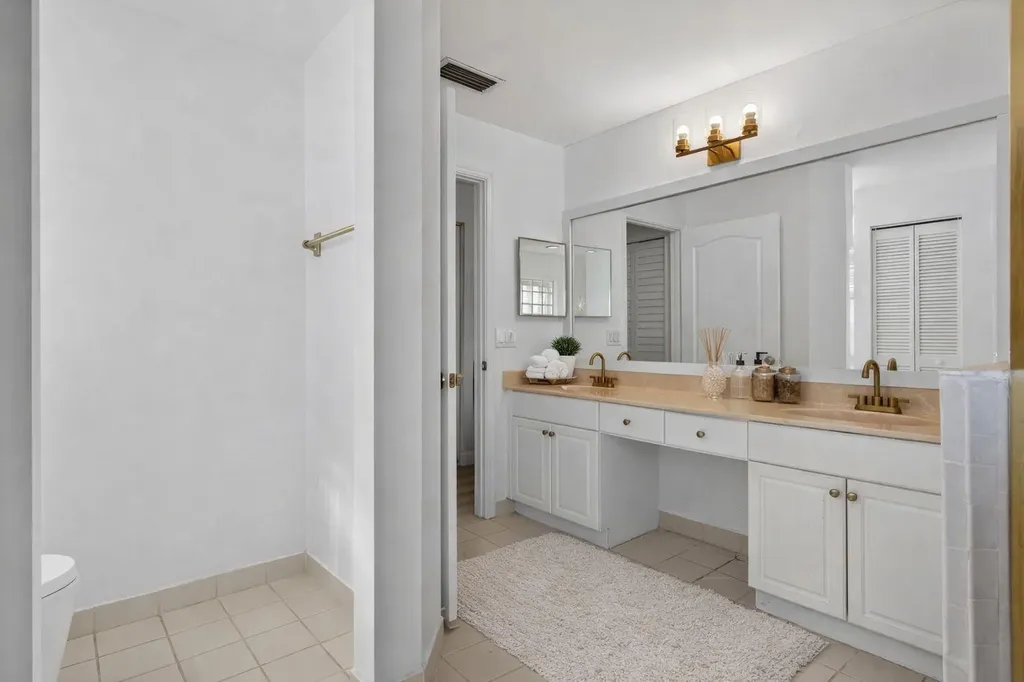 1055 NW 117th Avenue Coral Springs FL 33071