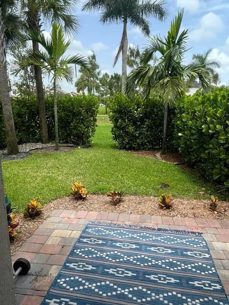 8351 Cadre Noir Road Lake Worth FL 33467