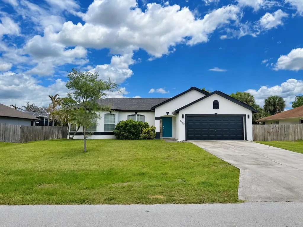 2592 SW National Circle Port St Lucie FL 34953