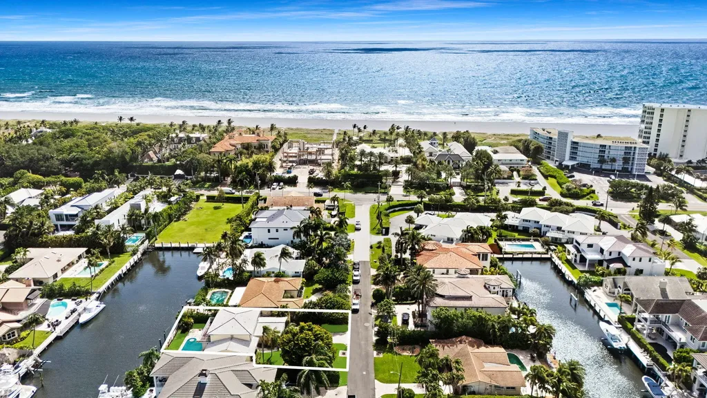 1027 Lewis Cove Delray Beach FL 33483