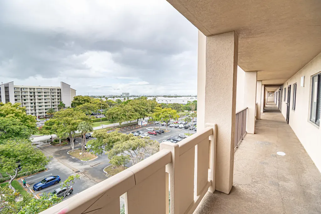 2202 S Cypress Bend Drive Pompano Beach FL 33069