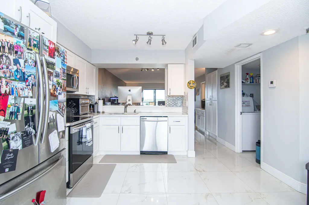 2202 S Cypress Bend Drive Pompano Beach FL 33069