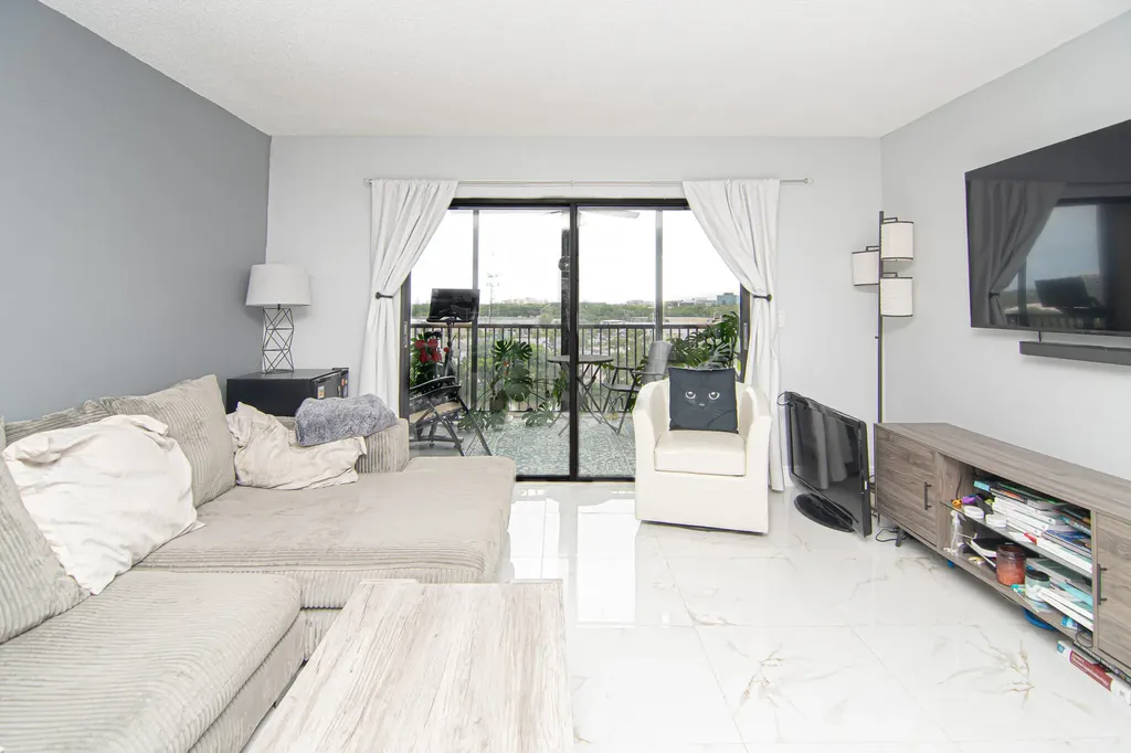 2202 S Cypress Bend Drive Pompano Beach FL 33069