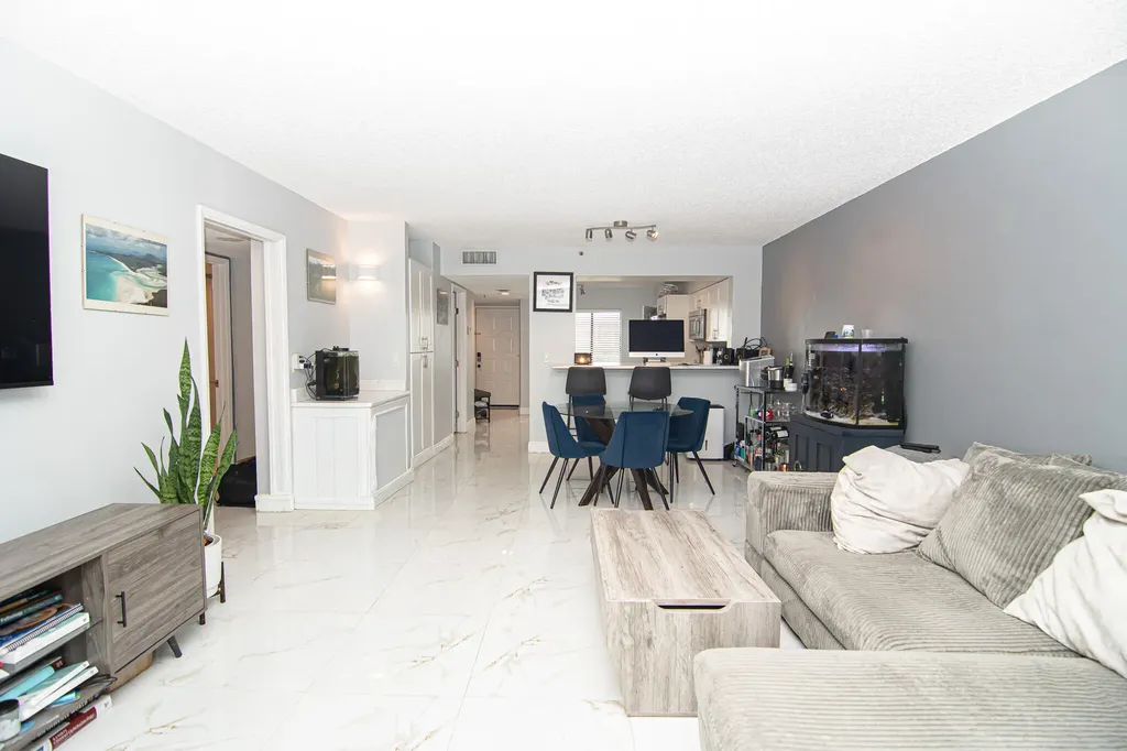 2202 S Cypress Bend Drive Pompano Beach FL 33069