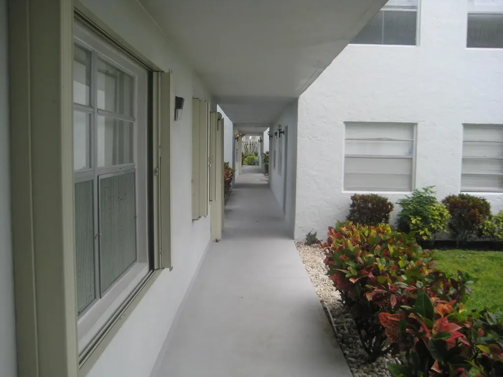 401 Saxony Drive Delray Beach FL 33446