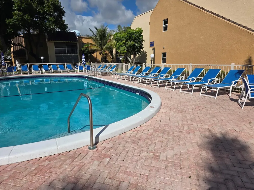 959 SE 2nd Avenue Deerfield Beach FL 33441