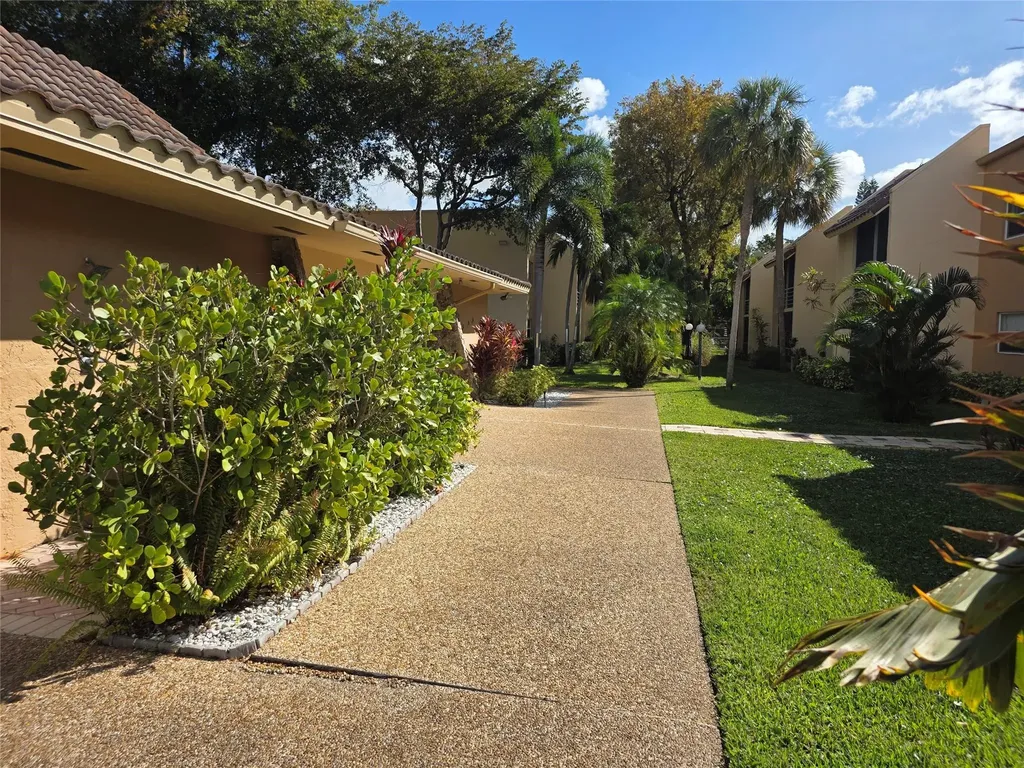 959 SE 2nd Avenue Deerfield Beach FL 33441